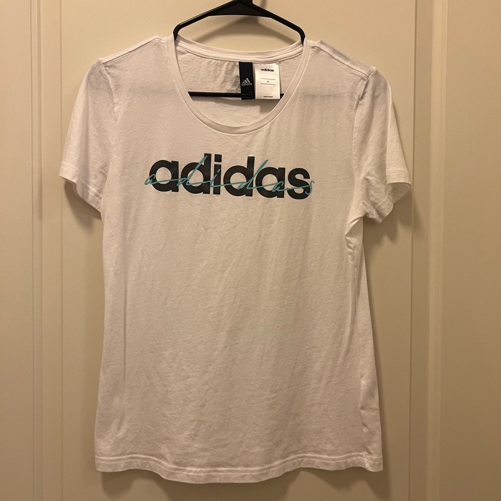 Adidas Women’s T-shirt (Never been worn)